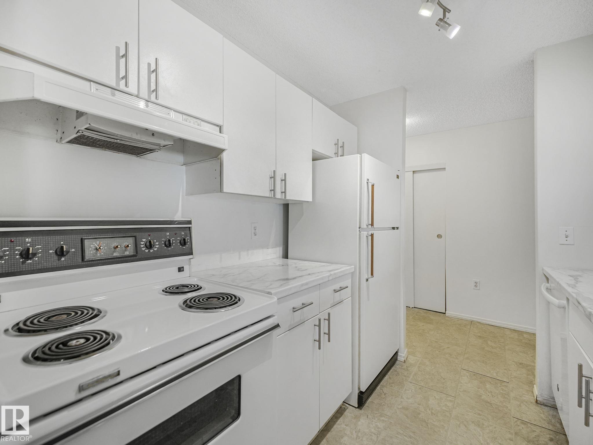 143-10636 120 Street NW — photo 22