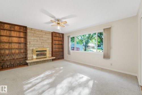 21 Fleetwood Crescent — photo 14