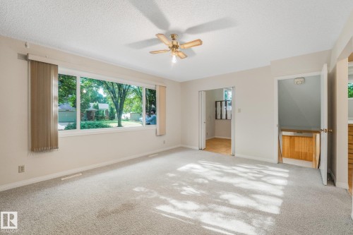 21 Fleetwood Crescent — photo 15