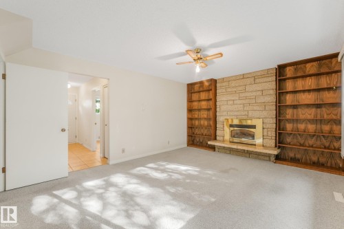 21 Fleetwood Crescent — photo 19