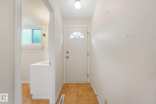 21 Fleetwood Crescent — photo 24