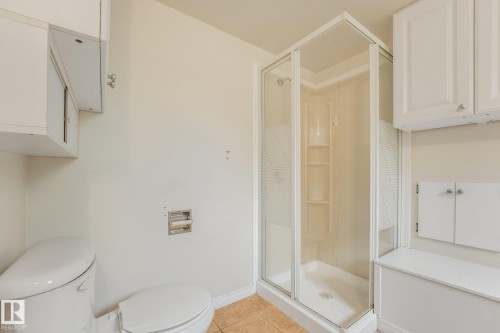 21 Fleetwood Crescent — photo 30
