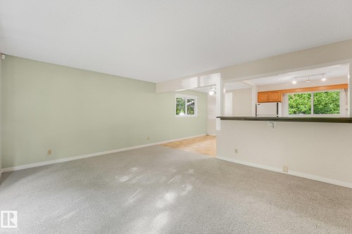 21 Fleetwood Crescent — photo 34