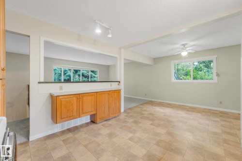 21 Fleetwood Crescent — photo 39