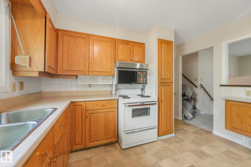 21 Fleetwood Crescent — photo 41