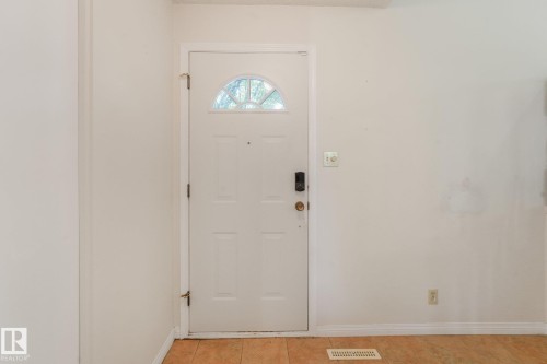 21 Fleetwood Crescent — photo 43