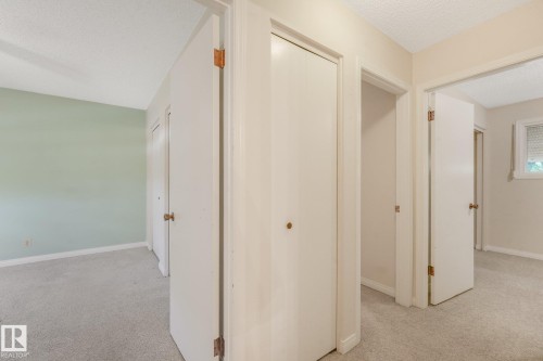 21 Fleetwood Crescent — photo 44