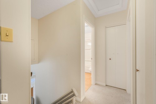 21 Fleetwood Crescent — photo 46