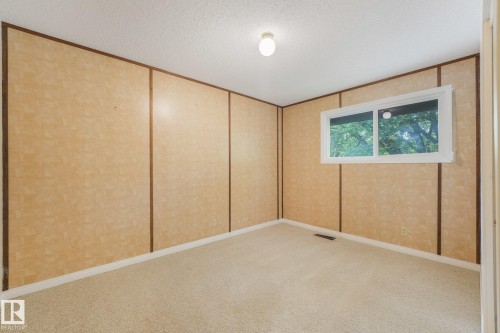 21 Fleetwood Crescent — photo 47