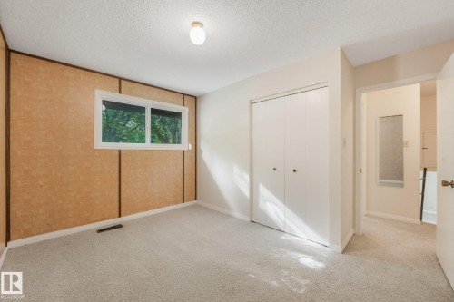 21 Fleetwood Crescent — photo 48