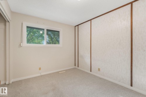 21 Fleetwood Crescent — photo 50