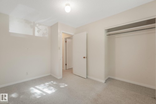 21 Fleetwood Crescent — photo 51