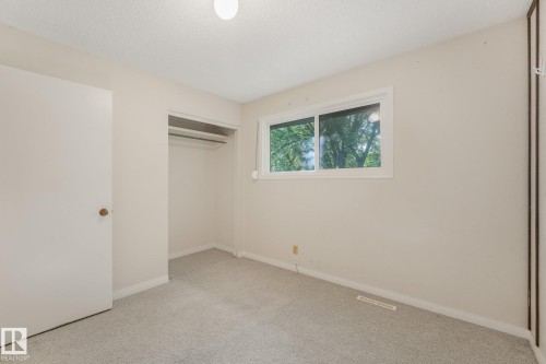 21 Fleetwood Crescent — photo 52