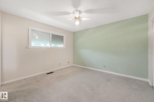 21 Fleetwood Crescent — photo 53