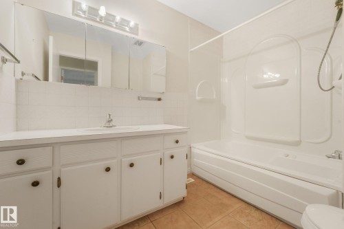 21 Fleetwood Crescent — photo 58