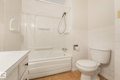 21 Fleetwood Crescent — photo 59